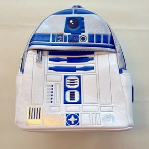 NEW rare and exclusive R2-D2 Star Wars Loungefly mini backpack.